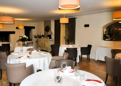La salle du restaurant route de Vannes à Meucon